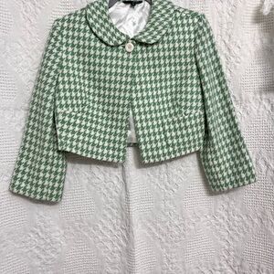 Cropped Tweed Blazer with shoulder pads .